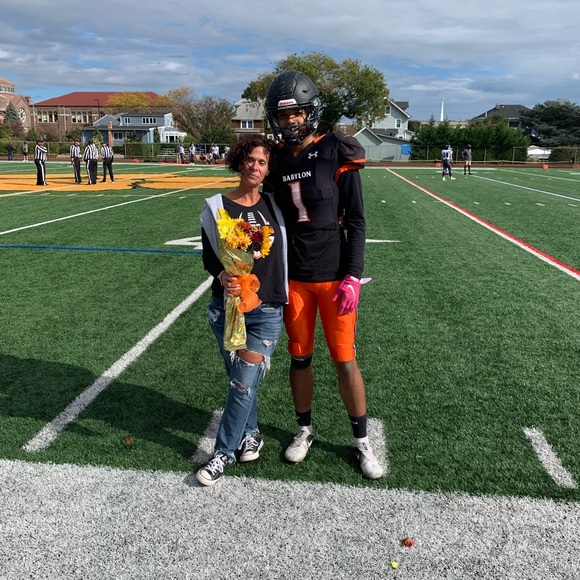 Meet your Posher, Amanda - Picture 2 of 9